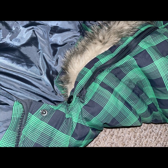 Bench Plaid Winter Coat - Picture 12 of 13